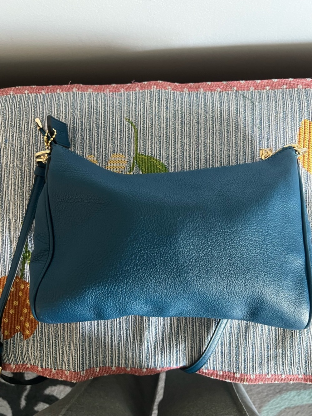 COACH Carrier Blue Pebbled Leather Mini Shoulder Bag Crossbody & Gold Chain - Picture 8 of 10